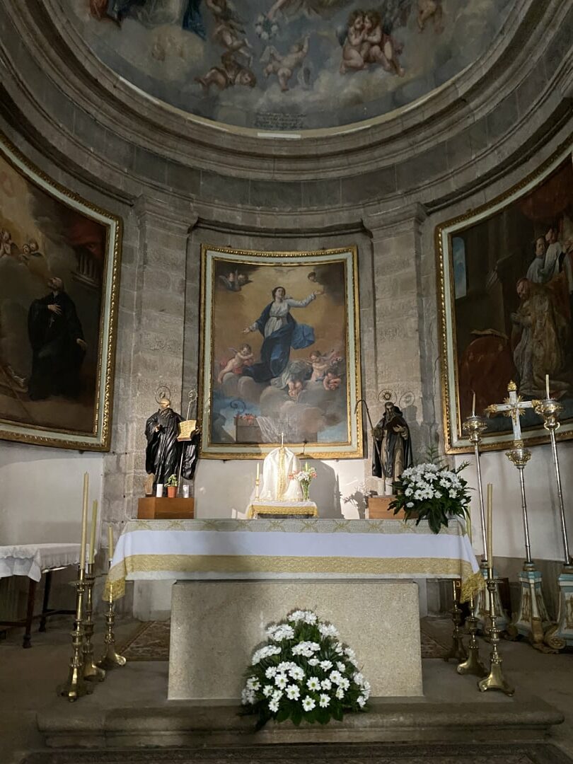 Interior de la Iglesia de San Bieito