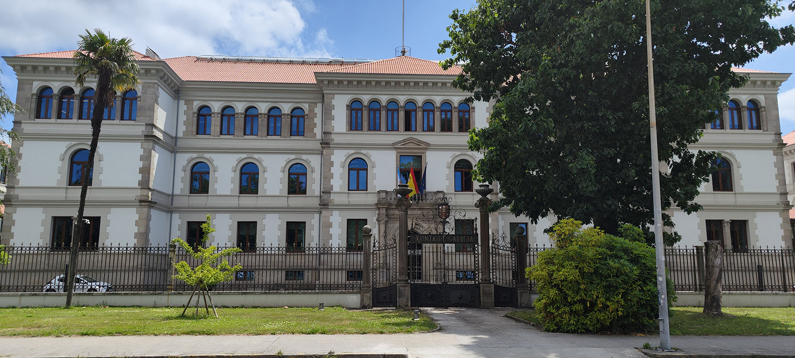 Fachada principal de la Xunta de Galicia