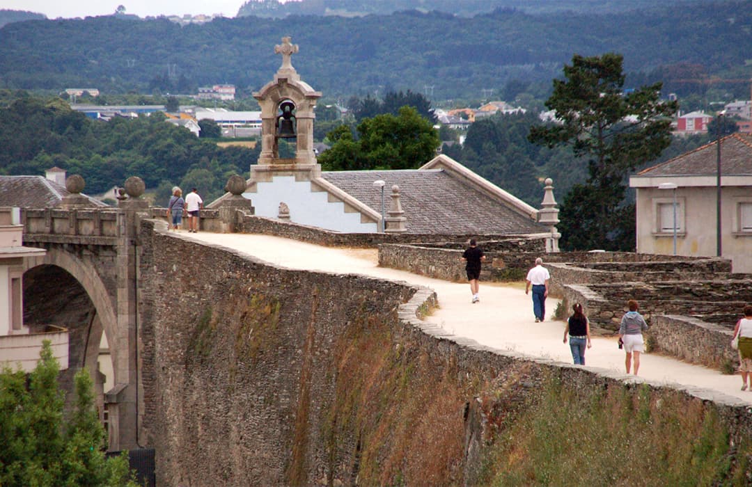 Walk along the Roman Wall of Lugo