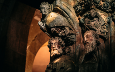 The statues from the Portico of Glory that were held by the Franco family return to Santiago